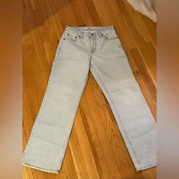 Abercrombie & Fitch Low Rise Baggy Jean - Picture 4 of 9